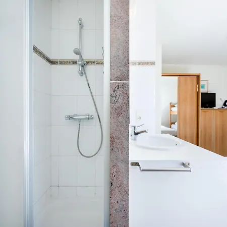 Hawthorn 3-1 Spacious Family Apartment *